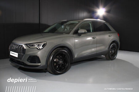 AudiQ3 FX911